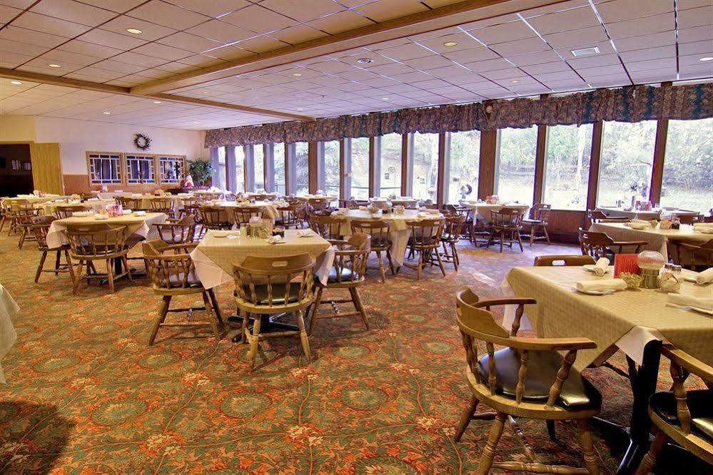 ボヤージュ イン アンド カンファレンスセンター Reedsburg レストラン 写真